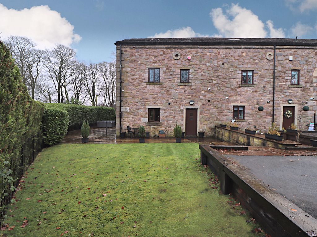 4 bed barn conversion for sale in Fernhurst Barn, Blackburn BB2, £
