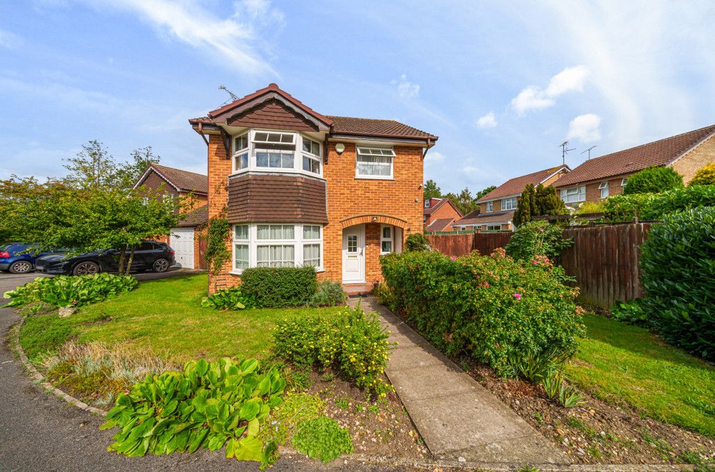 4 bed detached house for sale in Buccaneer Close, Woodley, Reading RG5