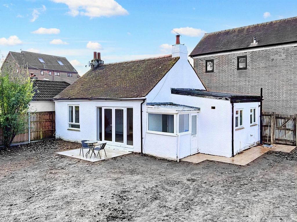 2 bed detached bungalow for sale in Church Path, Farnborough GU14, £325,000 Zoopla