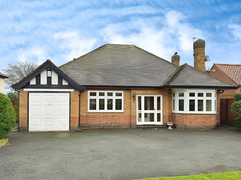 2 bed bungalow for sale in Wollaton Road, Wollaton Village NG8, £