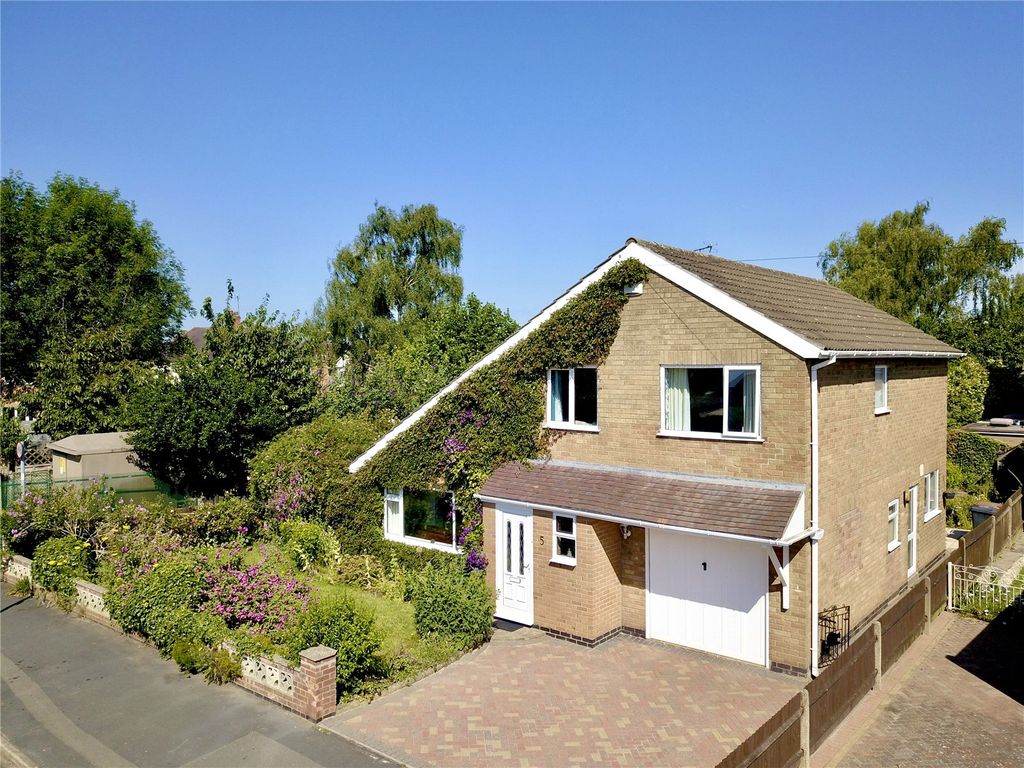 4 bed detached house for sale in Queensway, Barwell, Leicester