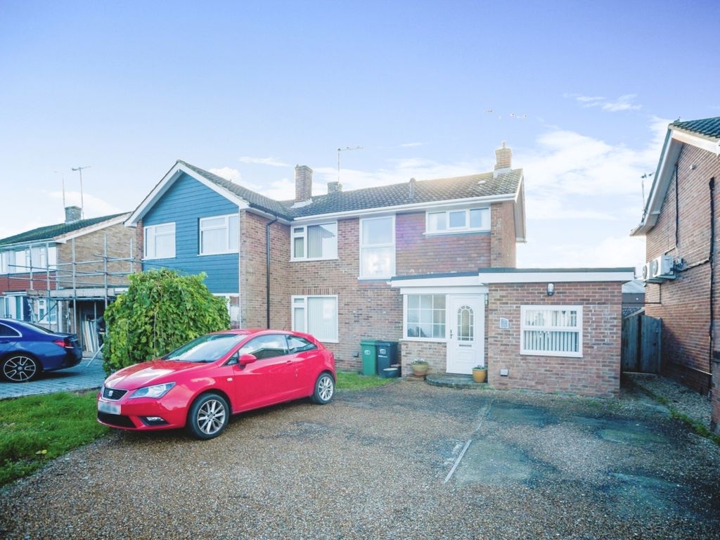 3 bed semidetached house for sale in Beacon Road, Lenham, Maidstone
