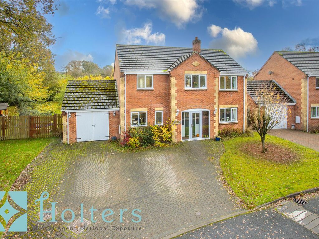 4 bed detached house for sale in Oaktree View, Crossgates, Llandrindod