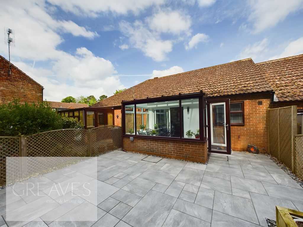 2 bed terraced bungalow for sale in Elmsdale Gardens, Burton Joyce, Nottingham NG14 Zoopla