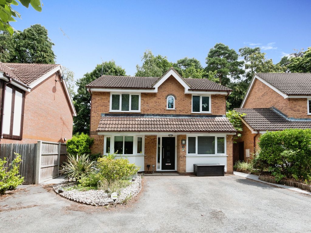4 bed detached house for sale in Wynne Gardens, Fleet GU52 Zoopla