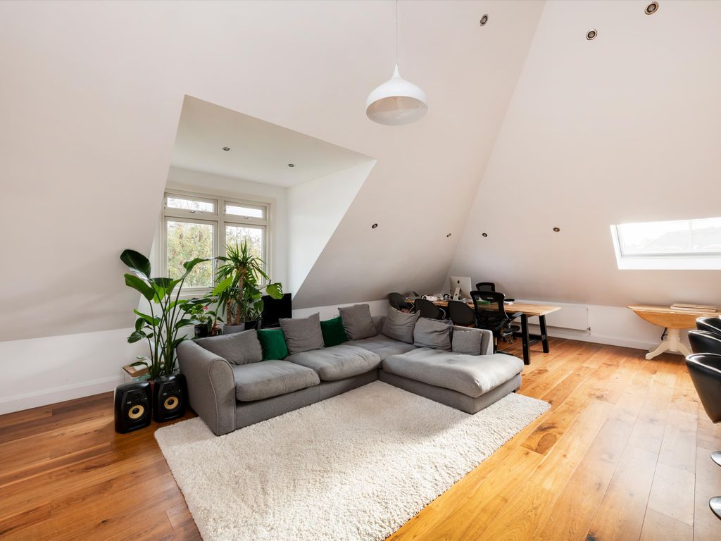 Aylestone Avenue, Queen's Park, London NW6  