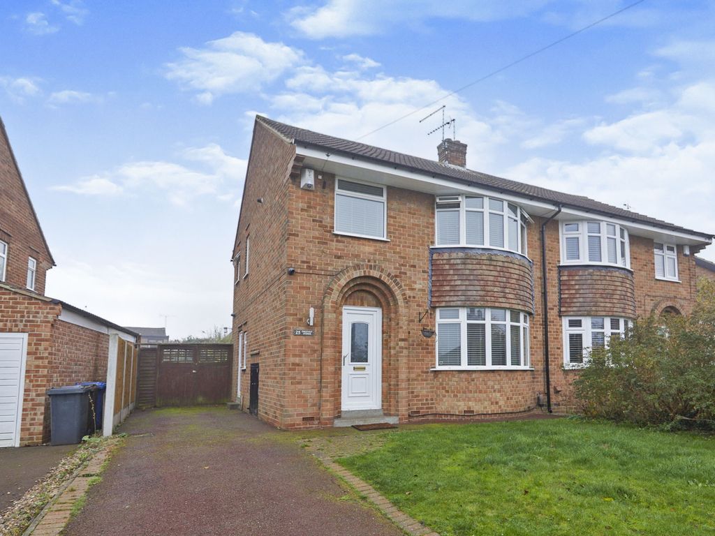 3 bed semidetached house for sale in Chestnut Avenue, Mickleover