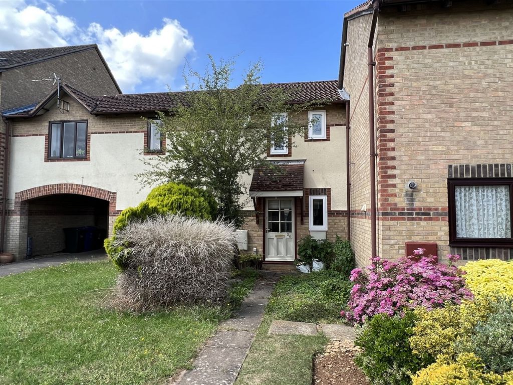 1 bed terraced house for sale in Hornbeam Road, Bicester OX26, £210,000