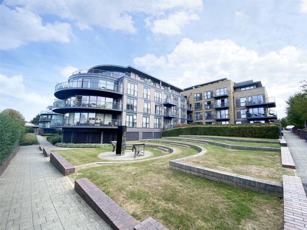 2 bed flat for sale in Kingsley Walk, Cambridge, Cambridgeshire CB5