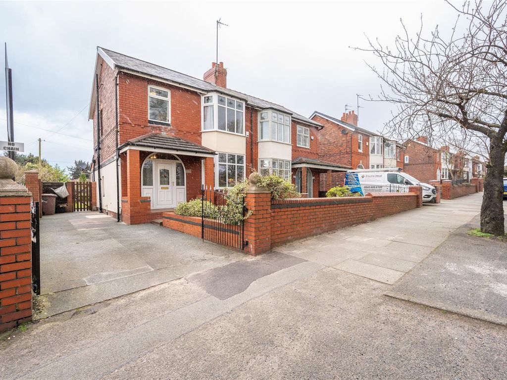 3 bed semidetached house for sale in Green Leach Lane, St. Helens WA11