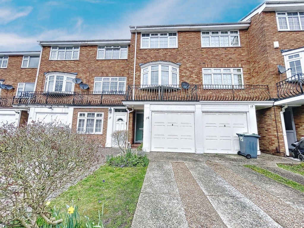 3 bed town house for sale in Lakeside, Snodland ME6 Zoopla