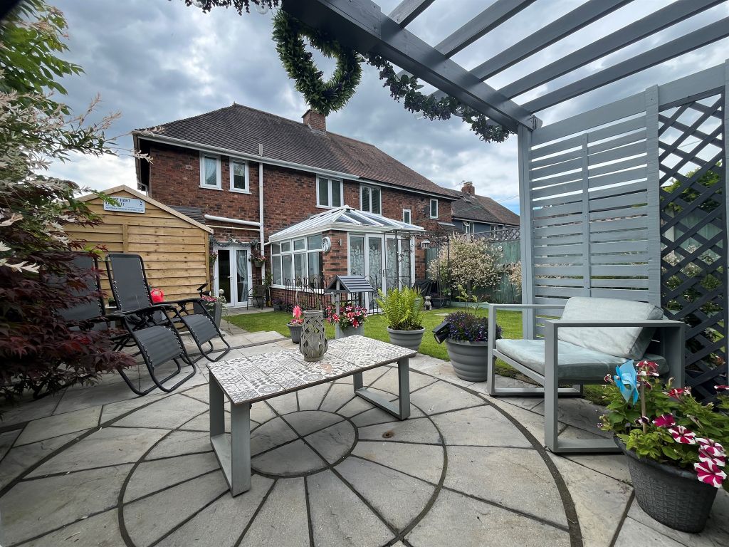 3 bed semidetached house for sale in Cannock Road, Westcroft