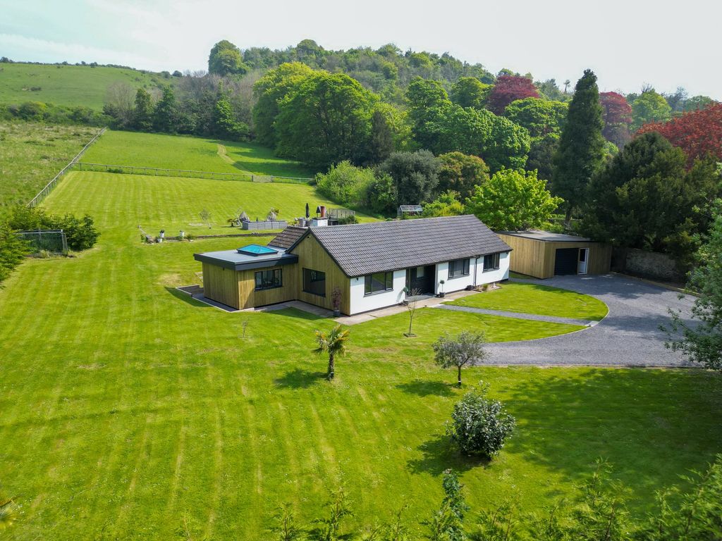 5 bed detached house for sale in London Road, Temple Ewell, Dover CT16