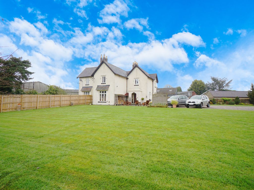 4 bed country house for sale in Gunstone, Wolverhampton WV8, £700,000