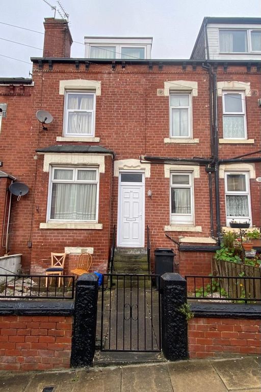 2 bed terraced house for sale in Conway View, Leeds LS8, £107,500 Zoopla