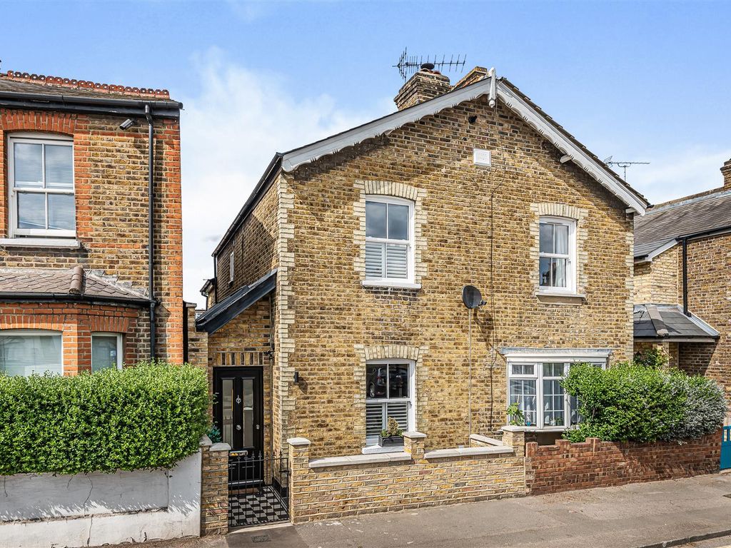 2 bed property for sale in Kings Road, Kingston Upon Thames KT2 Zoopla