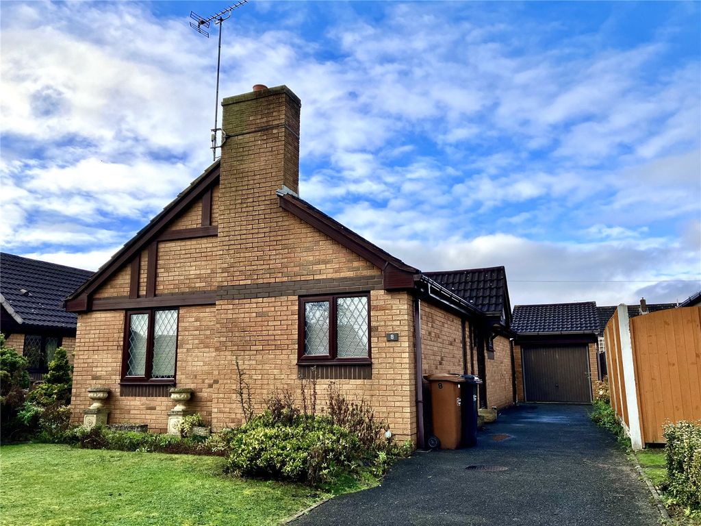2 bed bungalow for sale in Green Meadows, Hawarden, Deeside, Flintshire