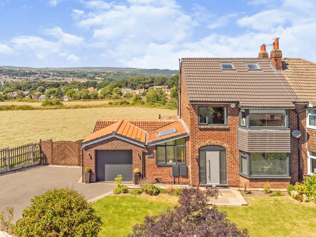 4 bed semidetached house for sale in Carr Hill Drive, Calverley