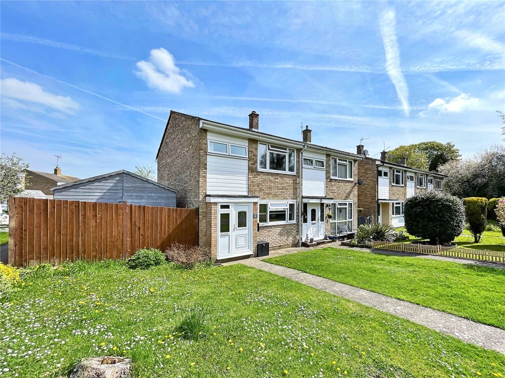 3 bed semidetached house for sale in Derby Road, Darland, Gillingham