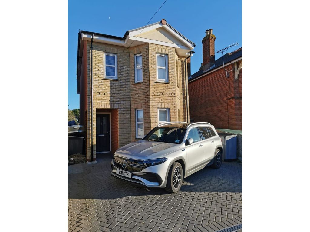 4 bed detached house for sale in High Park Road, Ryde PO33, £495,000