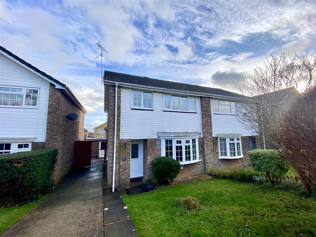 3 bed semidetached house for sale in Deans Gardens, Chepstow NP16, £