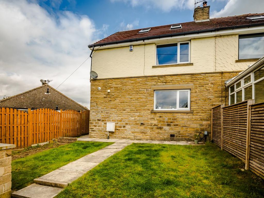 3 bed semidetached house for sale in Highmoor Crescent, Brighouse HD6