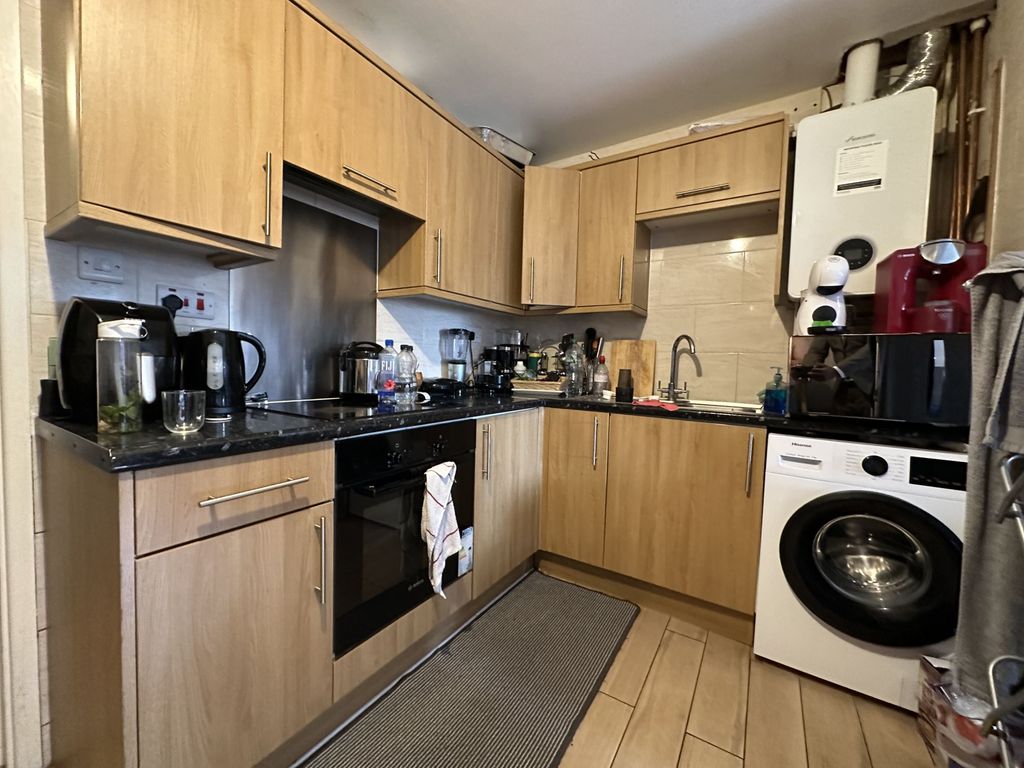 3 bed flat to rent in Bramcote Grove, London SE16 Zoopla