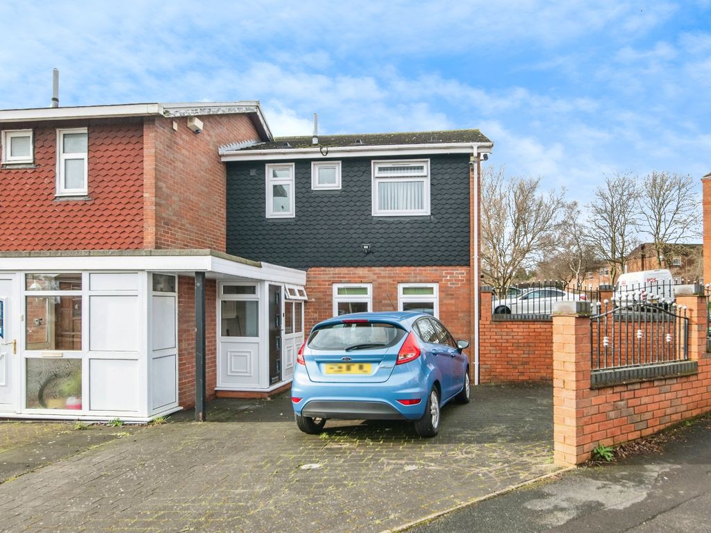 3 bed end terrace house for sale in The Furlong, Wednesbury, West Midlands WS10, £200,000 Zoopla