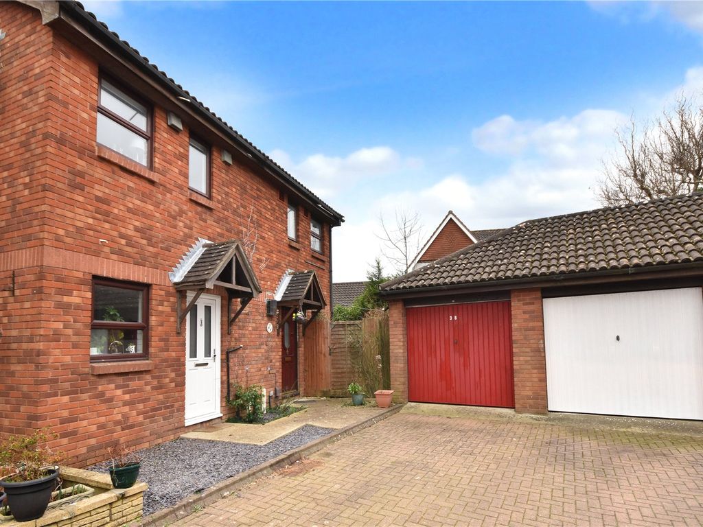 2 bed terraced house for sale in Withey Meadows, Hookwood, Horley RH6