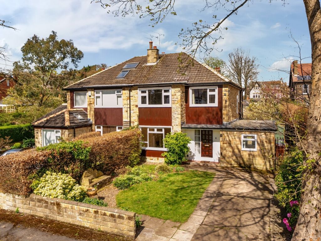 4 bed semidetached house for sale in Avenue Victoria, Roundhay, Leeds