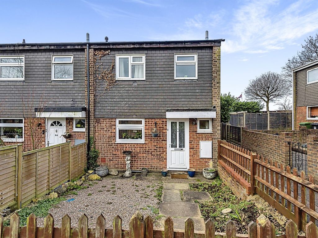 3 bed end terrace house for sale in Lomond Road, Piccotts End, Hemel