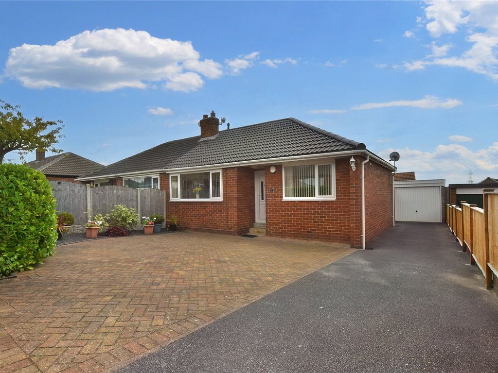 2 bed bungalow for sale in Haigh Moor Crescent, Tingley, Wakefield