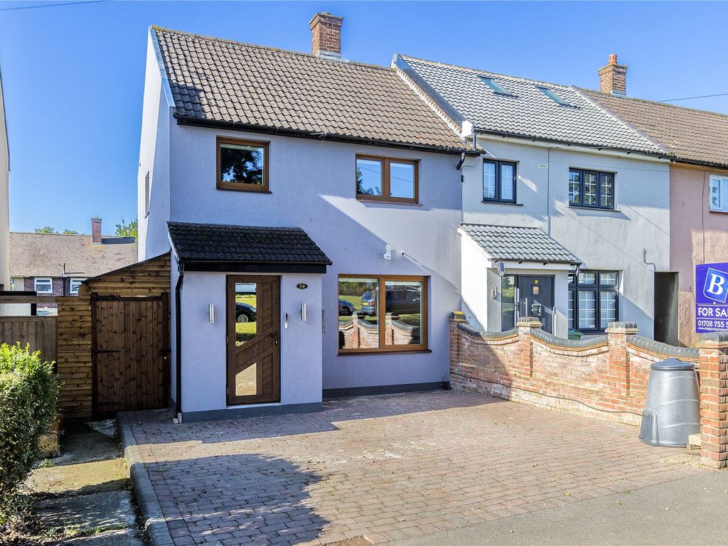 2 bed end terrace house for sale in Colne Drive, Romford RM3, £450,000