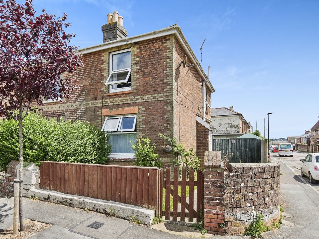 3 bed end terrace house for sale in St. Michaels Avenue, Ryde PO33 Zoopla