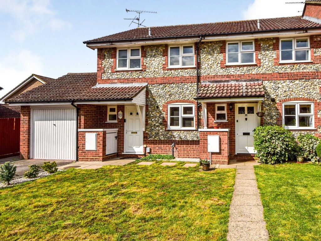 3 bed terraced house for sale in Ryves Avenue, Yateley, Hampshire GU46