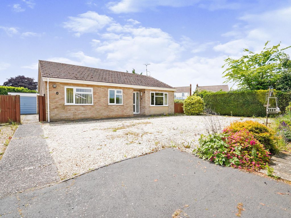 3 bed bungalow for sale in Edinburgh Drive, Fakenham, Norfolk NR21 Zoopla