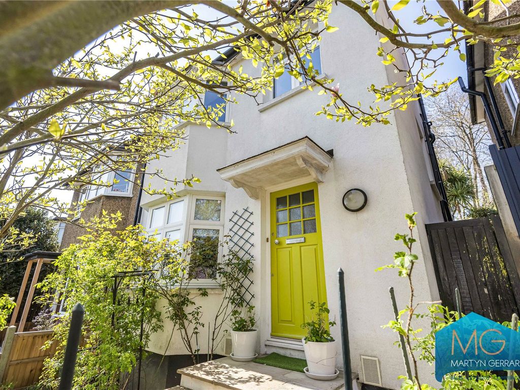 4 bed semidetached house for sale in Muswell Hill Place, London N10