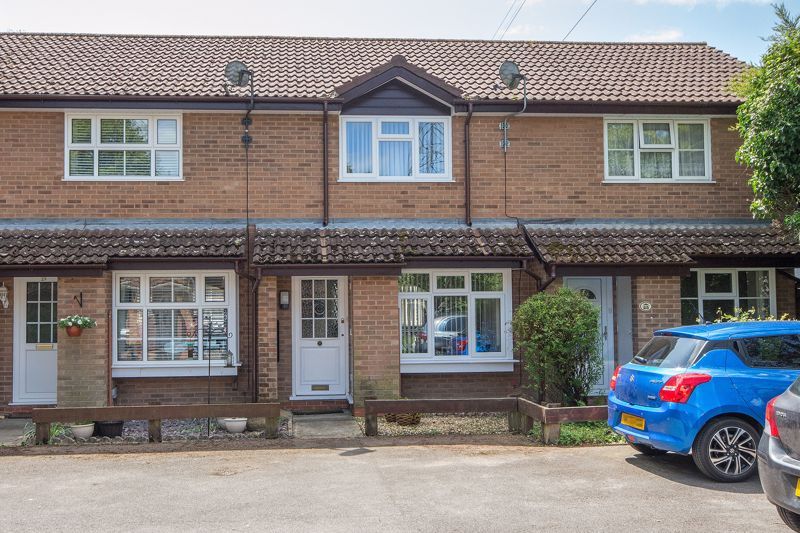 2 bed terraced house for sale in Nightingale Drive, Totton, Southampton