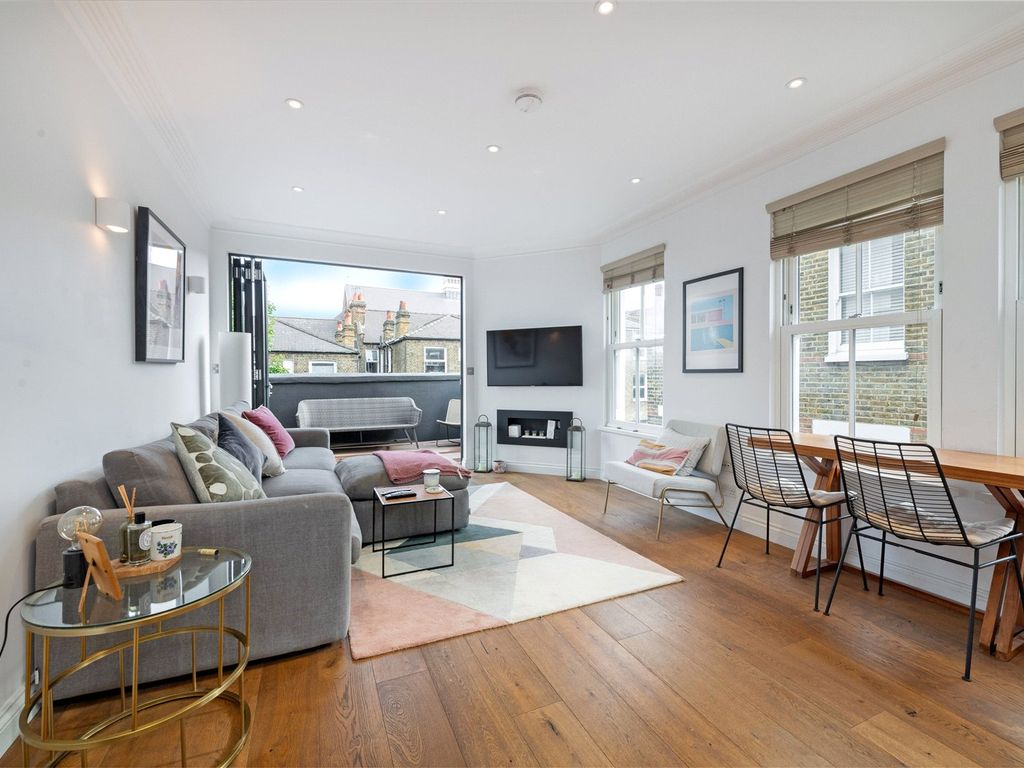 3 bed flat for sale in Latchmere Road, London SW11, £795,000 Zoopla
