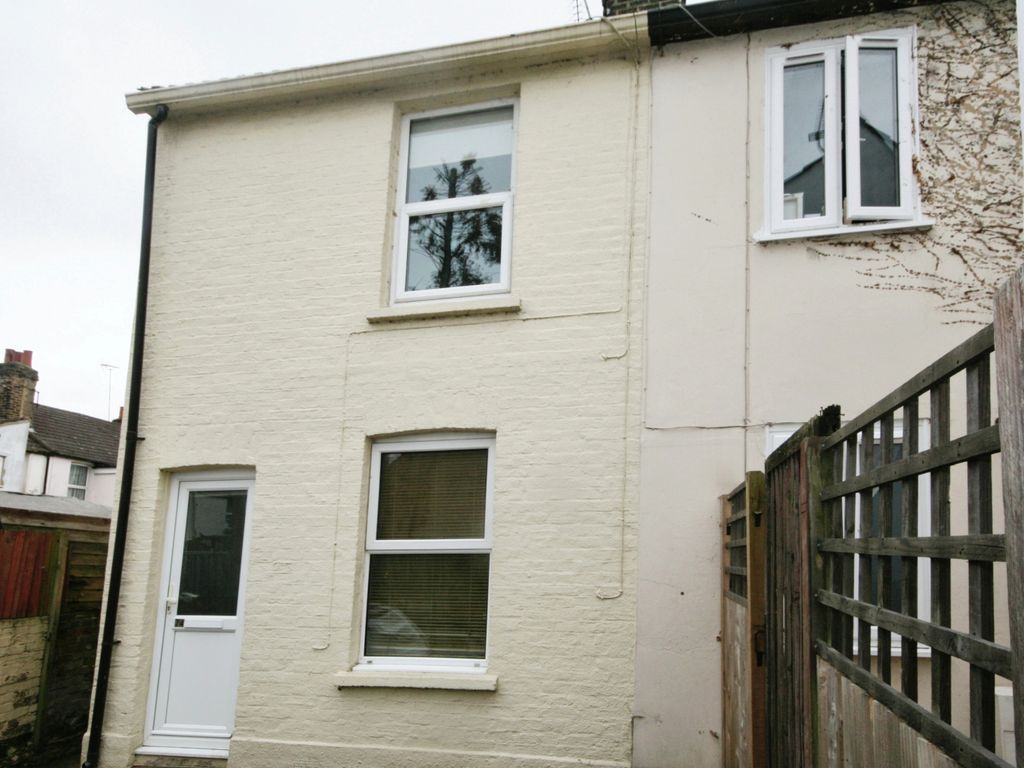 2 bed semidetached house for sale in Fox Street, Gillingham ME7, £