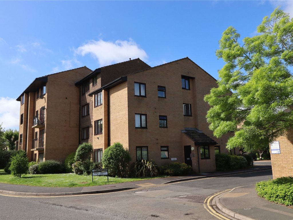 1 bed flat for sale in Woking, Surrey GU22 Zoopla