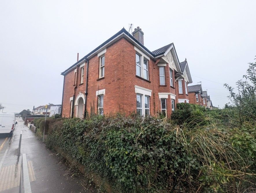 4 bed detached house for sale in Charminster Avenue, Bournemouth BH9, £270,000 Zoopla