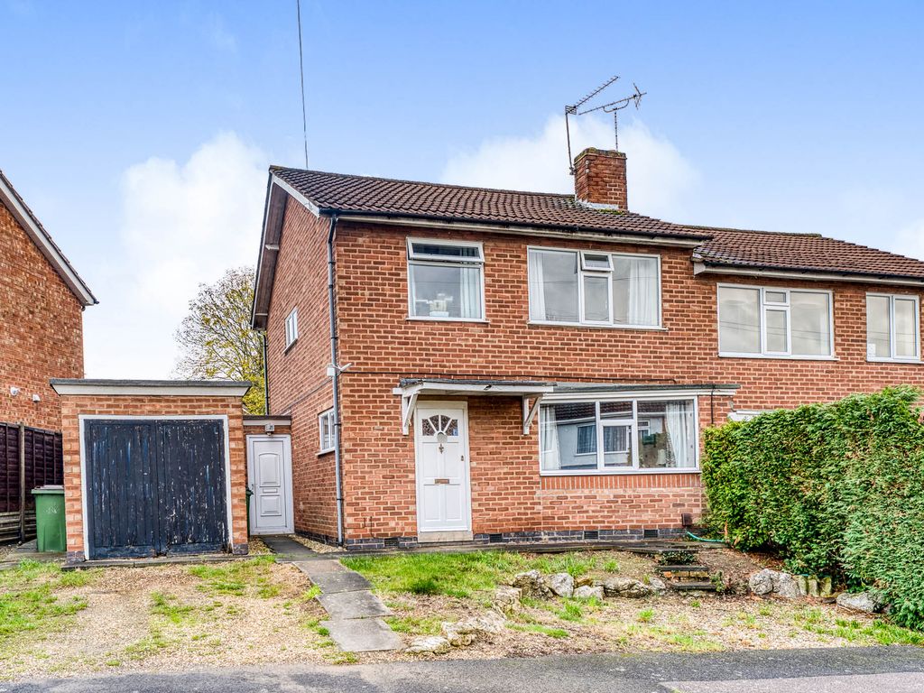 3 bed semidetached house for sale in Saintbury Road, Glenfield