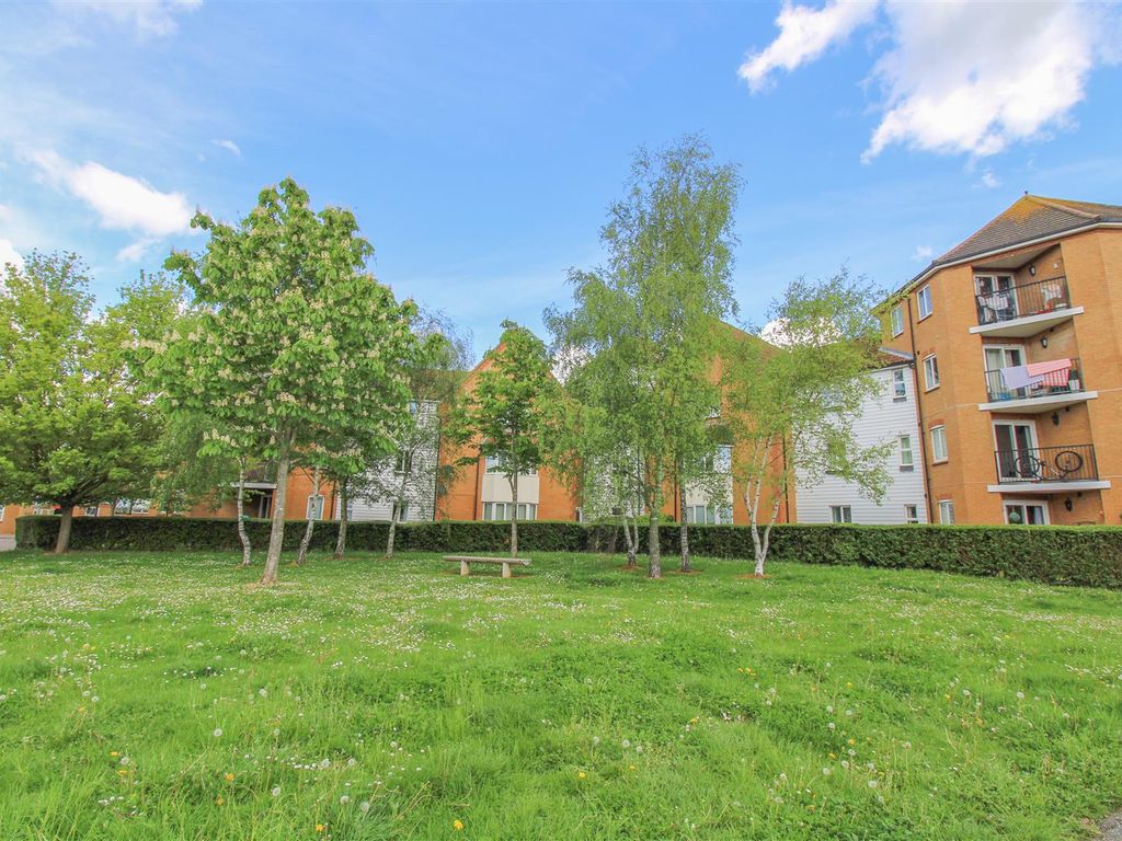 2 bed flat for sale in Chelsea Gardens, Church Langley, Harlow CM17