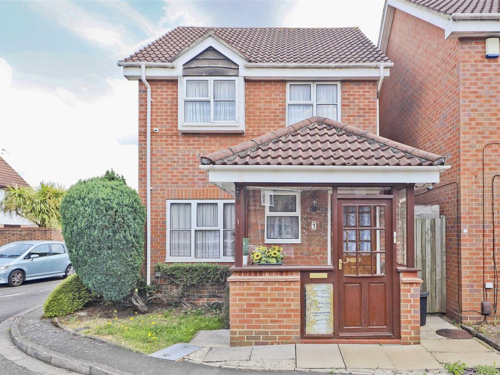 3 bed detached house for sale in Dunsmore Close, Hayes UB4 Zoopla