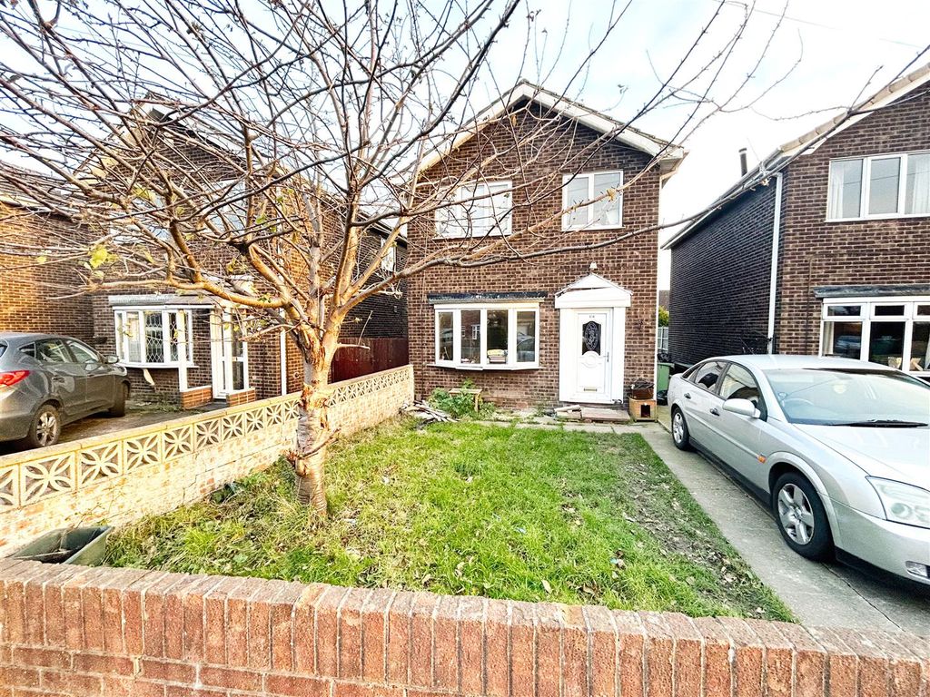 3 bed property for sale in Woodlands Avenue, Immingham DN40, £125,000