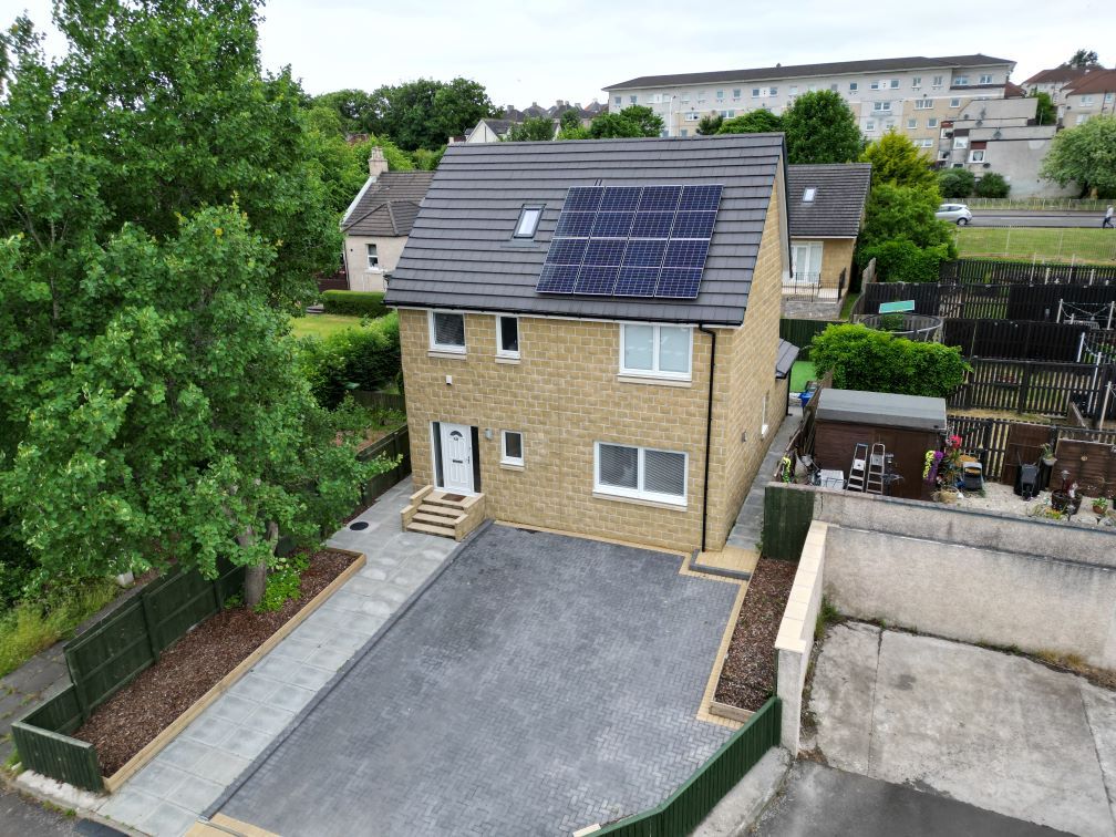 3 bed town house for sale in Katherine Street, Airdrie ML6, £275,000