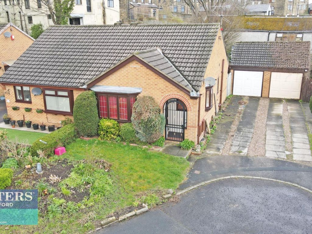2 bed semidetached bungalow for sale in Hazelcroft, Eccleshill