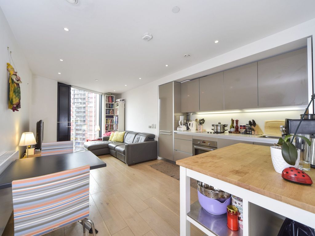 1 bed flat to rent in Walworth Road, London SE1, £2,058 pcm Zoopla