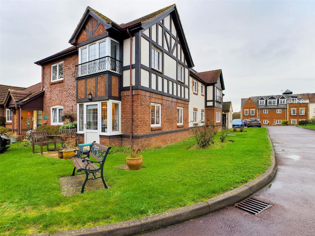 1 bed flat for sale in Buckingham Terrace, Pegasus Court, Reading RG31